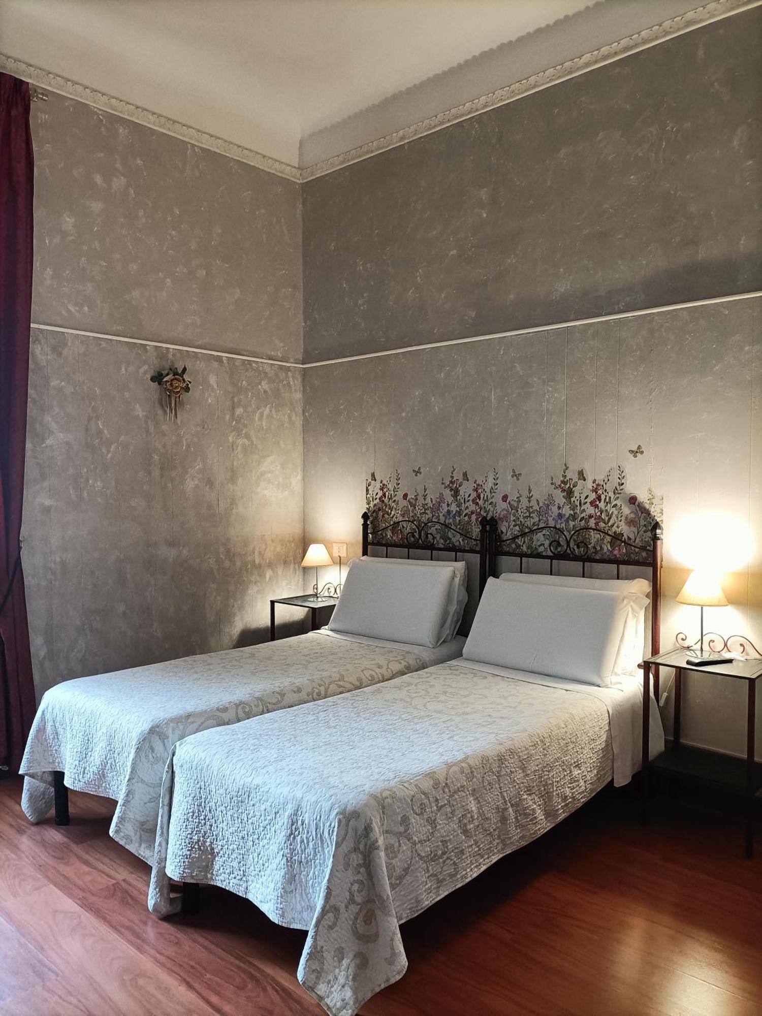 Rossi 2* Roma